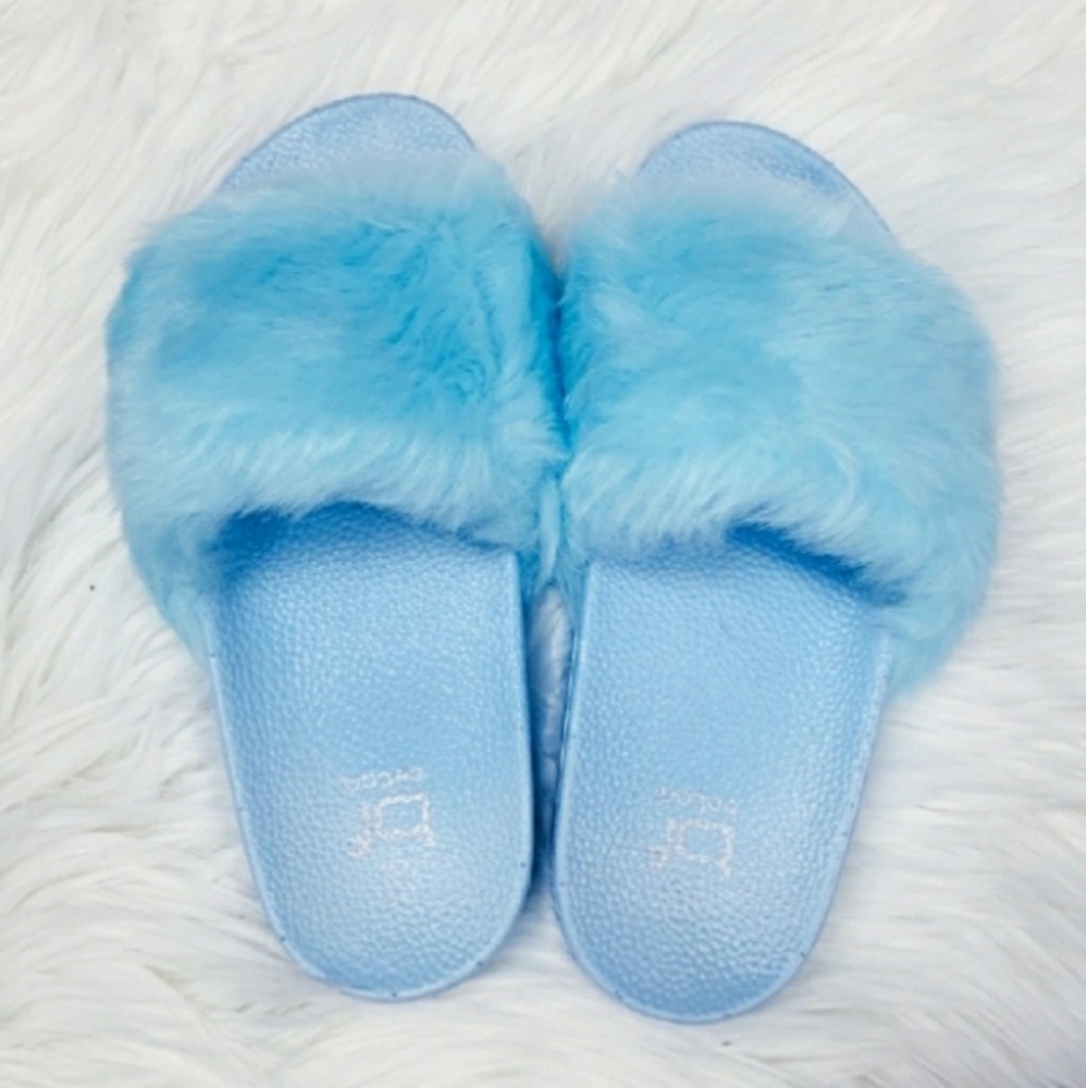 BLUE FUR SLIDE